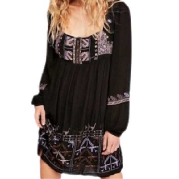 Free People Dresses & Skirts - Free People long sleeve embroidered boho dress